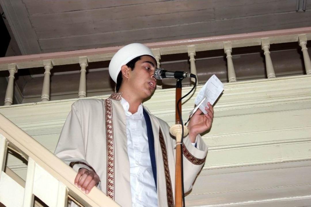 Gen&ccedil; Hatipler Minberde Yarıştı