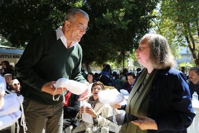 Mezitli’de Çocuklar İle Yaşlılar Bir Araya Geldi