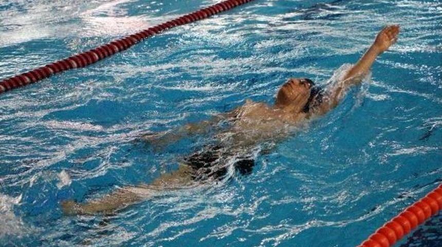 &Ouml;zel Sporcular Y&uuml;zme Şampiyonası Antalya'da Başladı