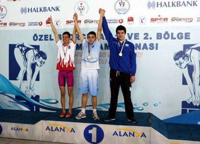 Özel Sporcular Yüzme Şampiyonası Antalya'da Başladı