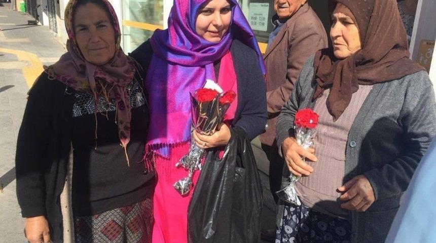 Yaşlılara &Ccedil;orba Dağıtıldı