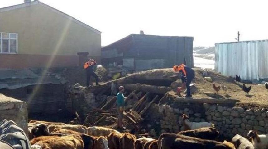 Horasan'da 4.1'lik Depremdeki Panikte 14 Kişi Hastanelik Oldu