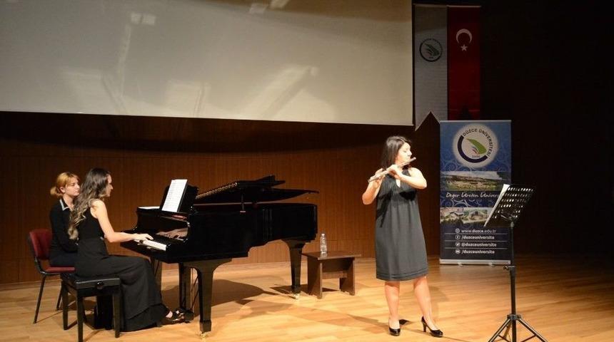 Fl&uuml;t Ve Piyano Resitali B&uuml;y&uuml;k İlgi G&ouml;rd&uuml;