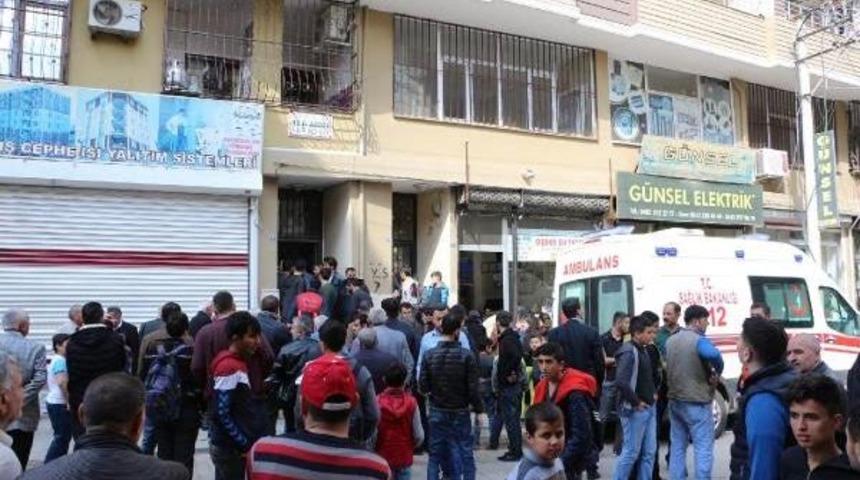 Asans&ouml;r Boşluğuna D&uuml;ş&uuml;p &Ouml;ld&uuml;