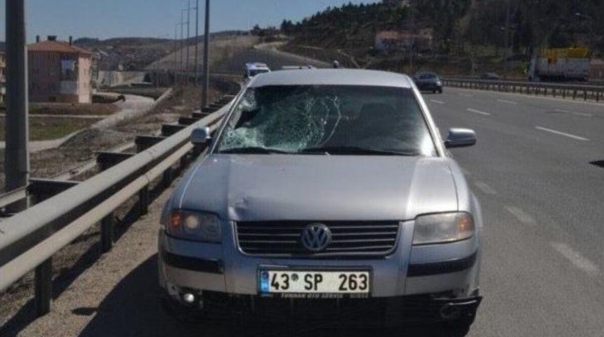 Boz&uuml;y&uuml;k&rsquo;te Otomobil Yayaya &Ccedil;arptı, 1 &Ouml;l&uuml;