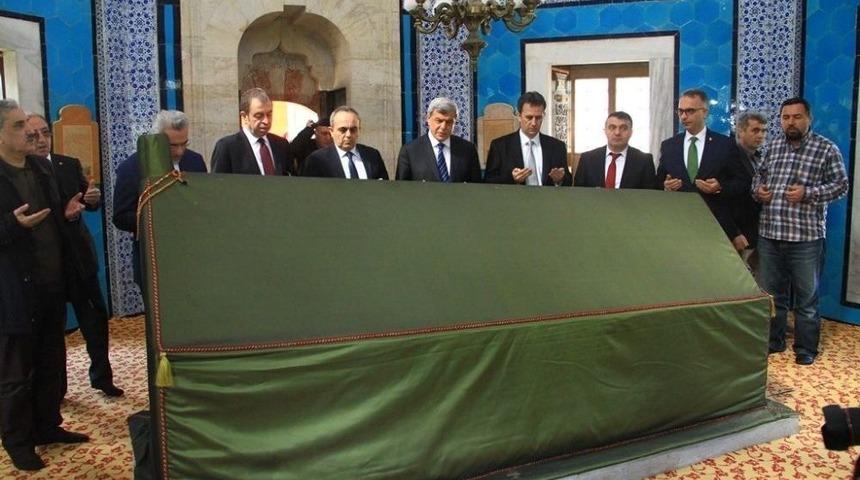 &Ccedil;oban Mustafa Paşa T&uuml;rbesi Başında Anıldı