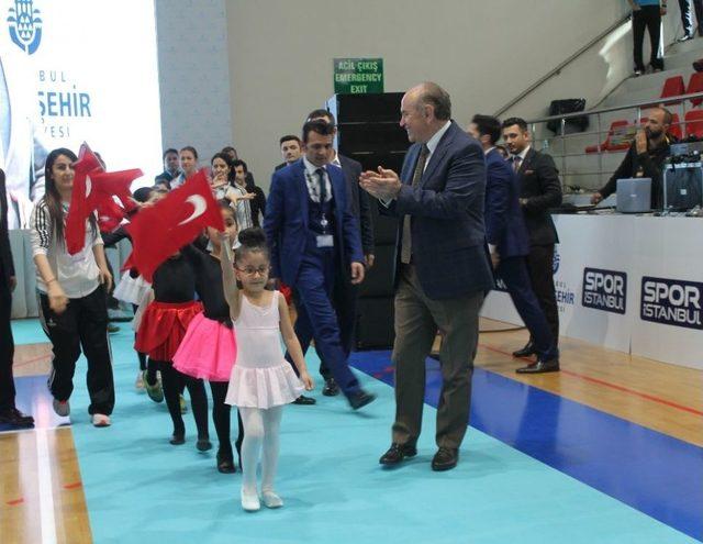 Başkan Kadir Topbaş, Bayrampaşalı Sporcuların Aileleriyle Bir Araya Geldi