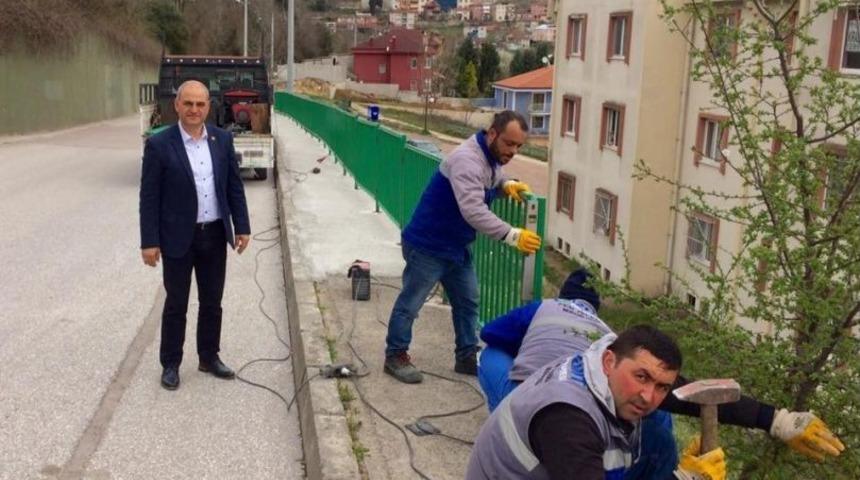 İzmit&rsquo;te Yol A&ccedil;ma Ve Korkuluk &Ccedil;alışması