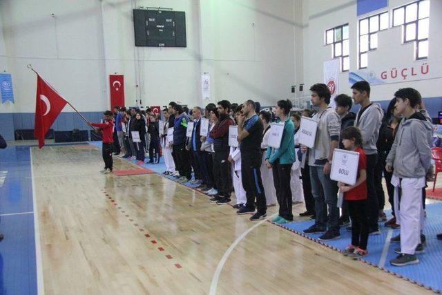 Taekwondo Grup Müsabakaları Başladı