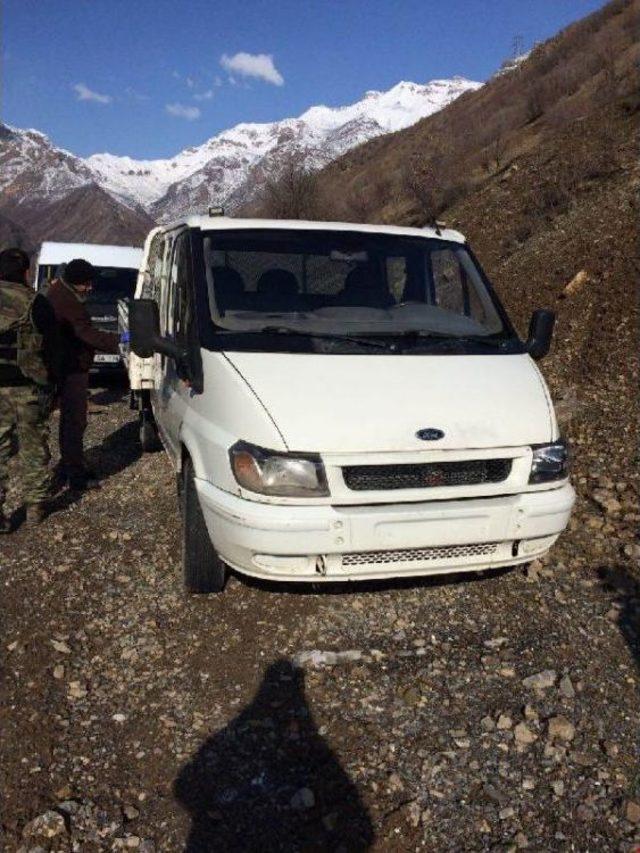 Hakkari'de Yol Kenarında 300 Kiloluk Patlayıcı Bulundu