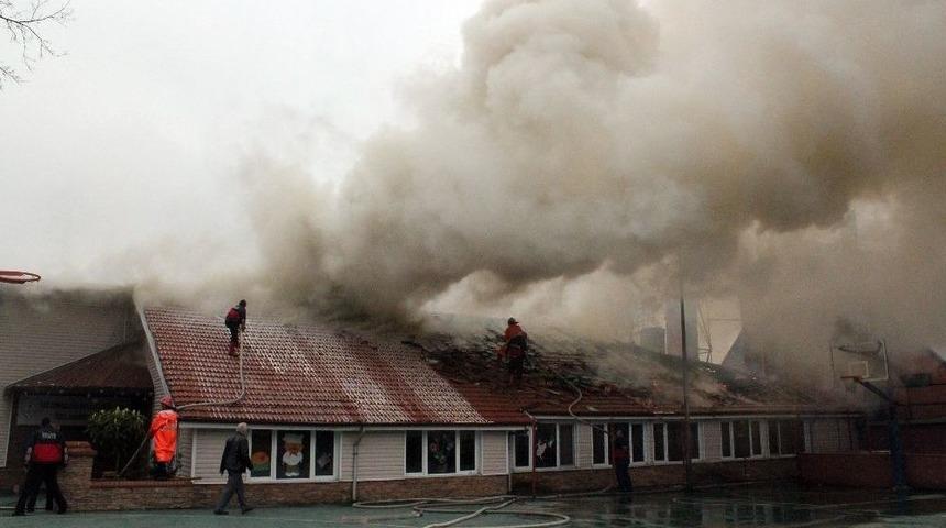 Anaokulu Binasının &Ccedil;atısındaki Yangının Ardından