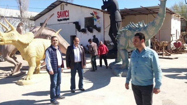 Demirtaş, Gülüç Sahilinin Malzemelerini Seçti