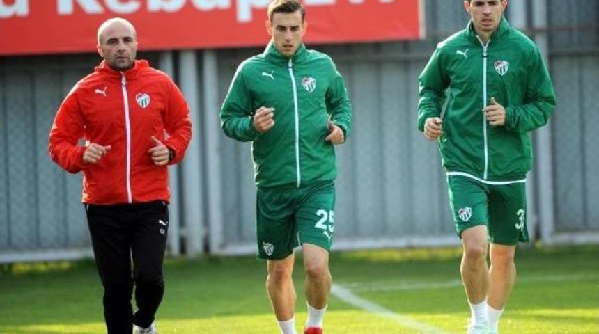 Bursaspor'da Atiker Konyaspor Hazırlıkları S&uuml;r&uuml;yor