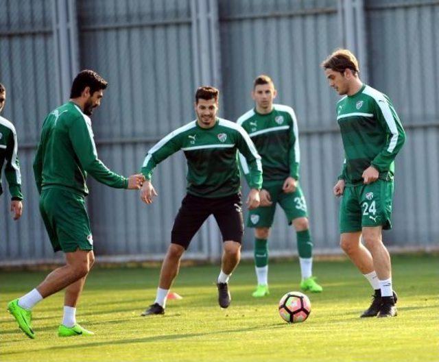 Bursaspor'da Atiker Konyaspor Hazırlıkları Sürüyor