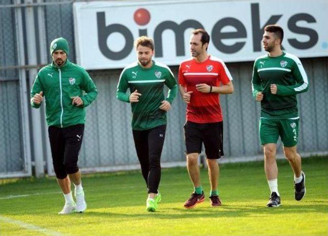 Bursaspor'da Atiker Konyaspor Hazırlıkları Sürüyor