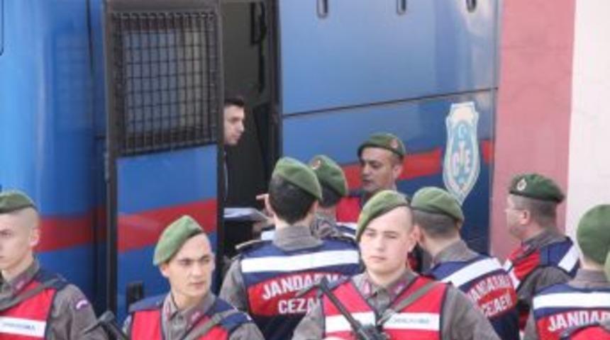 Y&uuml;zbaşıdan Albaylara &rsquo;emri Ben Mi Verdim&rsquo; Tepkisi