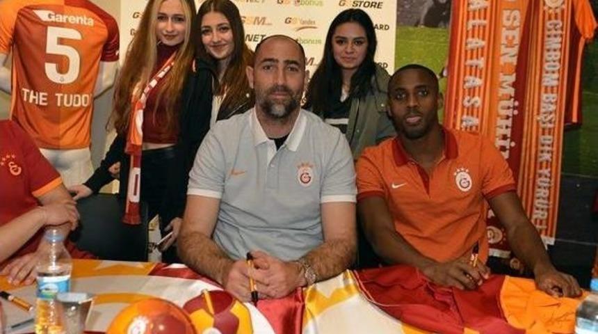 Tudor Ve Carole Taraftarlarla Buluştu