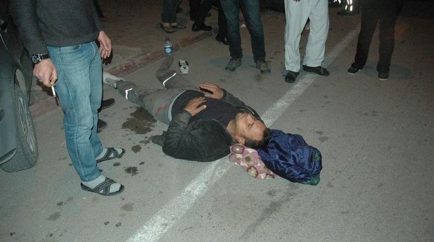 Motosiklet Polis Aracına &Ccedil;arptı: 2 Yaralı