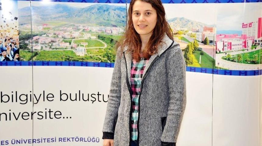 Ad&uuml;&rsquo;n&uuml;n Yabancı &Ouml;ğrencisinden Makale Yarışmasında İkincilik &Ouml;d&uuml;l&uuml;