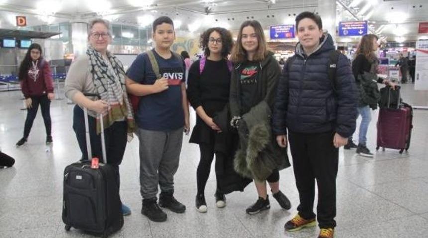 Thy "u&ccedil;uşlarda Elektronik Cihaz Kısıtlaması"nı Başlattı