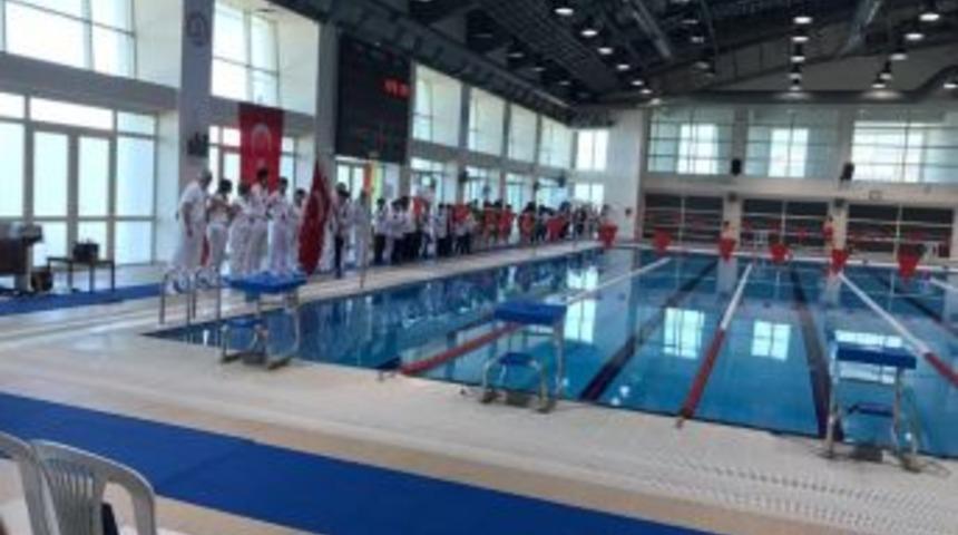 Yüzme Müsabakaları Beü’de Yapıldı