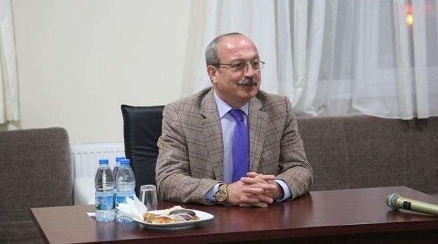 Emniyet Müdürü Mesleki Tecrübelerini Öğrencilerle Paylaştı