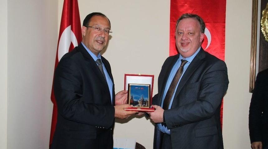 Rus Başkonsolos Alanya&rsquo;da Turizmcilerle Buluştu