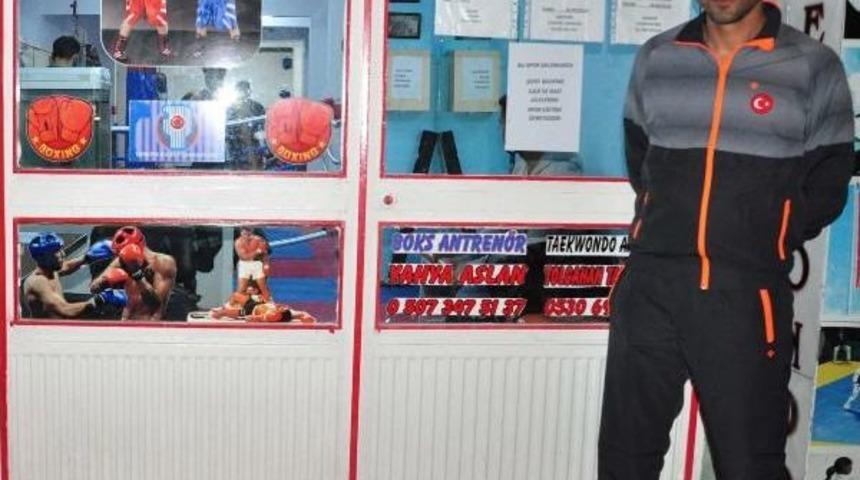 Şehit Ve Gazi Ailelerine Ücretsiz Dövüş Sporları Eğitimi