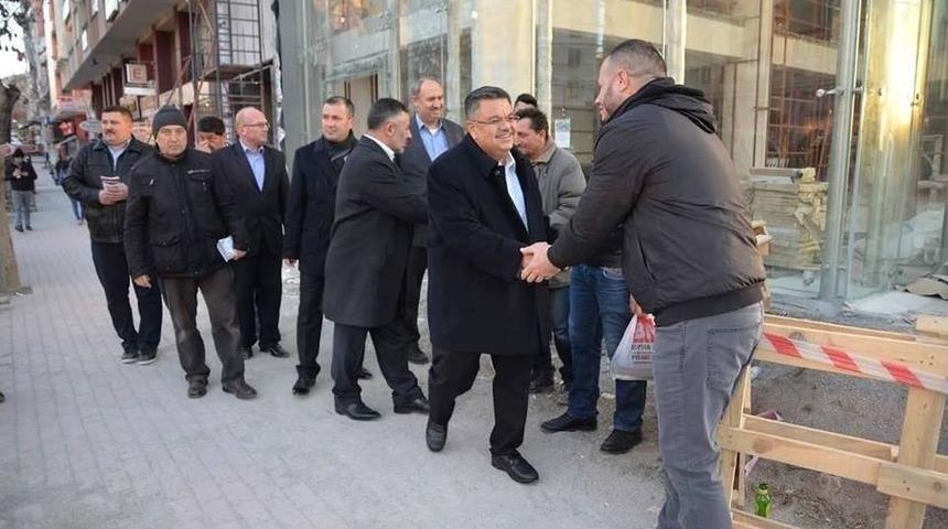 Başkanlar Esnaf Gezdi, Sokaktaki Vatandaşa Broş&uuml;r Dağıttı