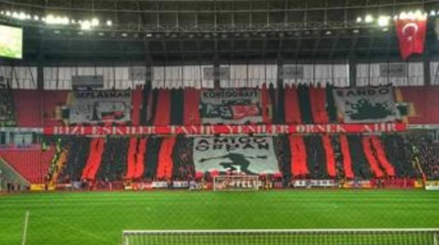 Efeler, Milli Ma&ccedil; Biletlerinin Karaborsa Satılmasına Tepkili