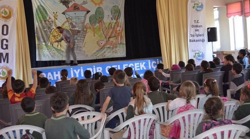 Bayırk&ouml;yl&uuml; &Ccedil;ocuklara Tiyatroyla Ormanın &Ouml;nemi Anlatıldı