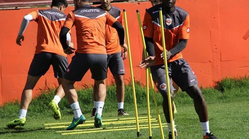 Adanaspor, Galatasaray Ma&ccedil;ının Hazırlıklarını S&uuml;rd&uuml;r&uuml;yor