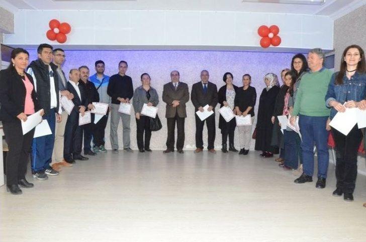 İlk Yardım Eğitimini Tamamlayan Kursiyerlere Belgeleri Verildi G3