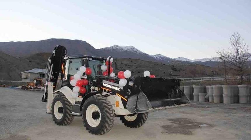 Tbb&rsquo;den Kulp&rsquo;a İş Makinesi Hibe Edildi