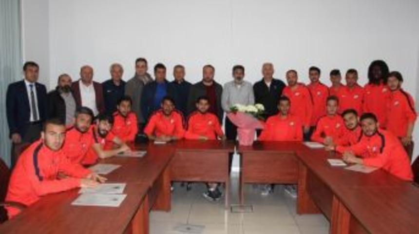 Nevşehirsporlu Futbolculardan Birlik Vakfı Başkanı Leblebici&rsquo;ye Ziyaret