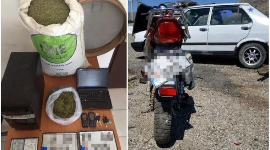 Patlayıcı Y&uuml;kl&uuml; Ara&ccedil;la Yapılacak Saldırıda Kullanılacak 1 Otomobil Ve 4 Motosiklet Ele Ge&ccedil;irildi