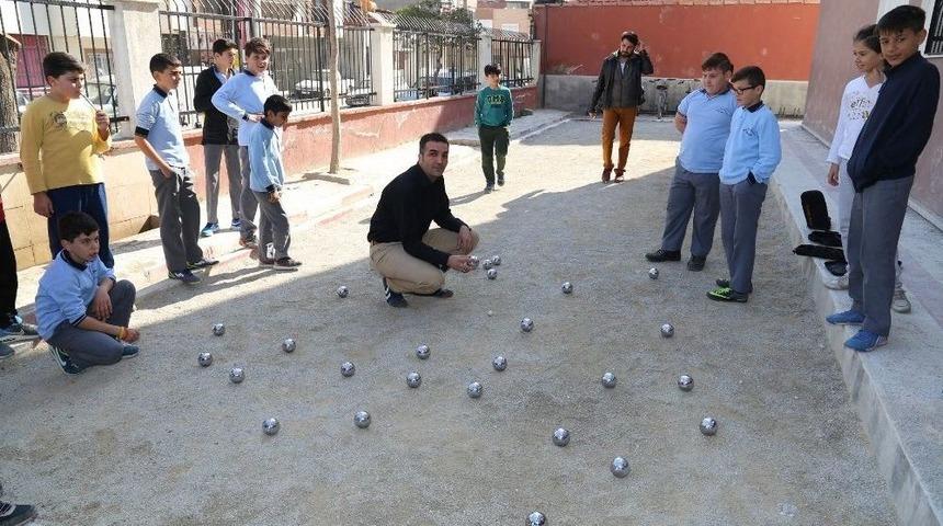 Turgutlu Belediyesinden &Ouml;ğrencilere Bocce Sahası