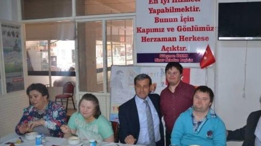 Dostluk Yemeğinde Buluştular