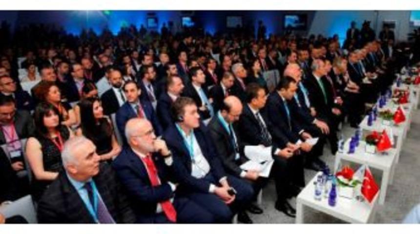 Uludağ Ekonomi Zirvesi'nde Ilk Yoğun Ge&ccedil;ti