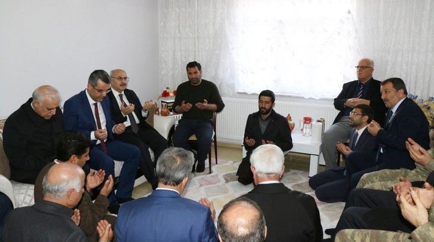 Vali K&ouml;şger, Şehit Aileleri Ve Kanaat &Ouml;nderlerini Ziyaret Etti