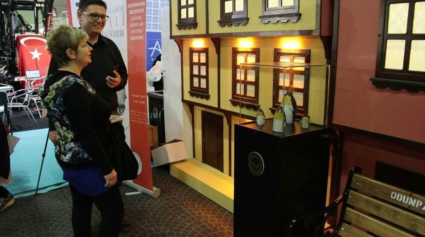 Başkanlardan Tarihi Odunpazarına &Ouml;vg&uuml; Yağdı