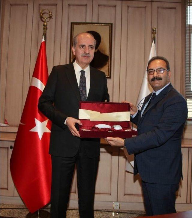 Kurtulmuş&rsquo;tan Rekt&ouml;r G&uuml;r&rsquo;e Teşekk&uuml;r 1