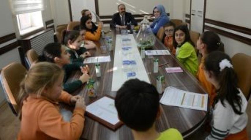 Işıklar Aydınlık İ&ccedil;in Kapanacak