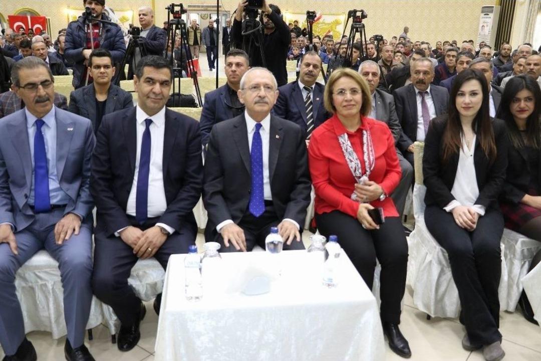 Kılı&ccedil;daroğlu: "ben Bu &Uuml;lkenin Umudu Olarak G&ouml;r&uuml;r&uuml;m Gen&ccedil;leri"