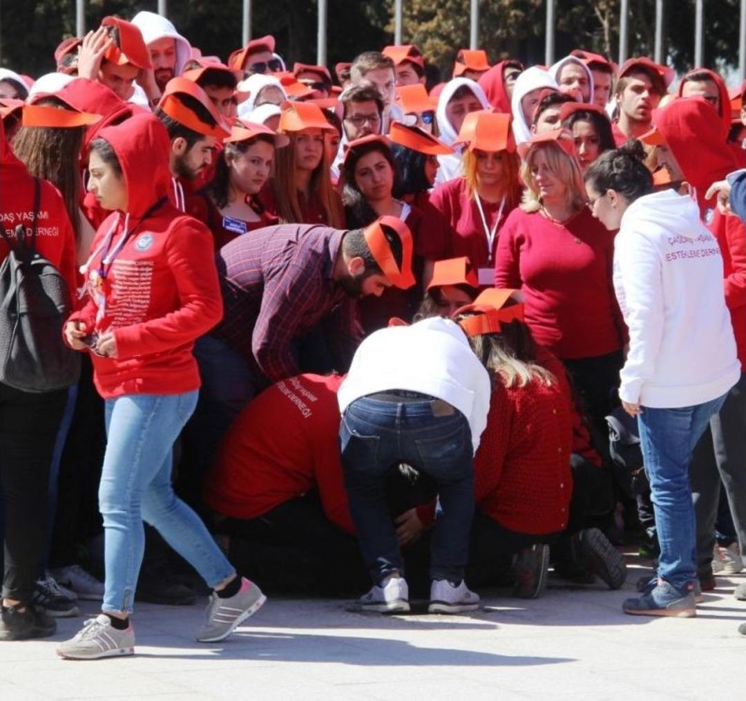 Şehitler Abidesi&rsquo;nde T&uuml;rkiye Haritası Kareografisi