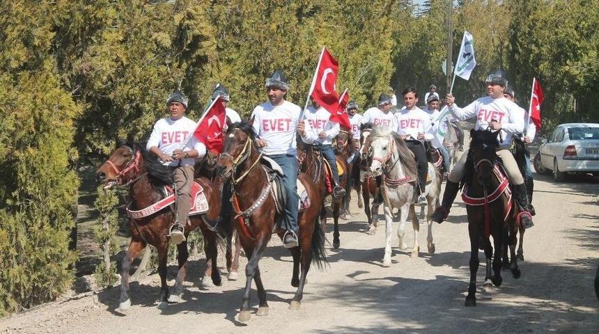 Konya&rsquo;da Referandum İ&ccedil;in Atlı Evet &Ccedil;ağrısı
