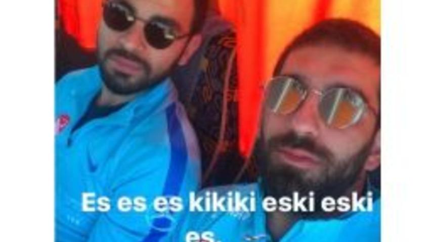 Arda Turan&rsquo;dan Es-es Paylaşımı