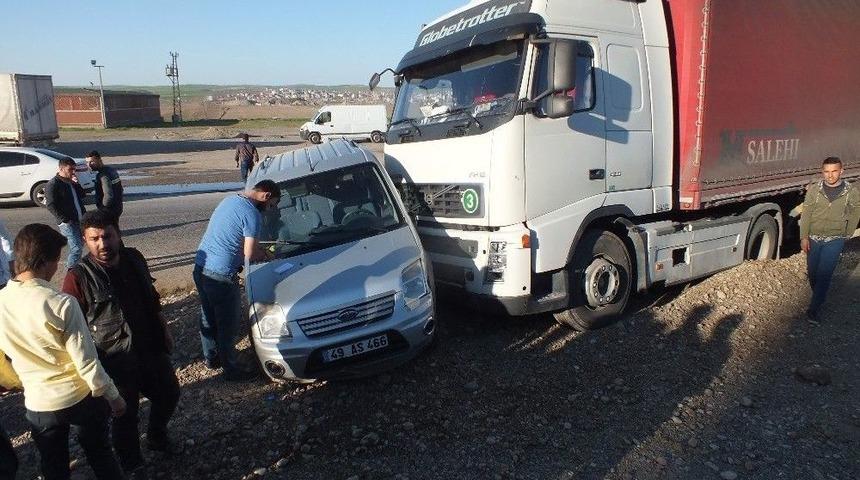 Bismil&rsquo;de Trafik Kazası: 3 Yaralı