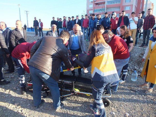 Bismil&rsquo;de Trafik Kazası: 3 Yaralı 1