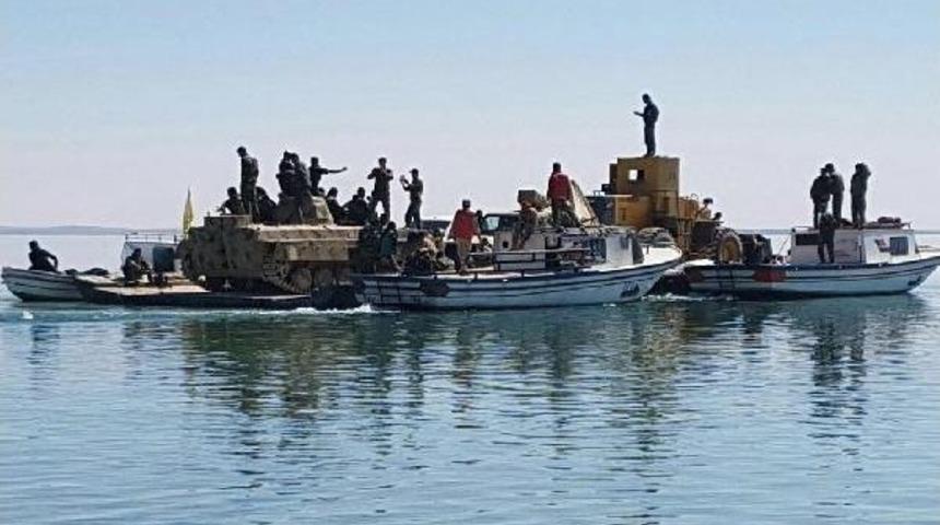 Rakka Operasyonunda Fırat Nehrinden B&ouml;yle Ge&ccedil;tiler